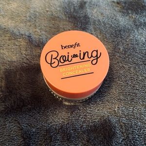 Boi-omg Benefit Brightening Concealer NO.2